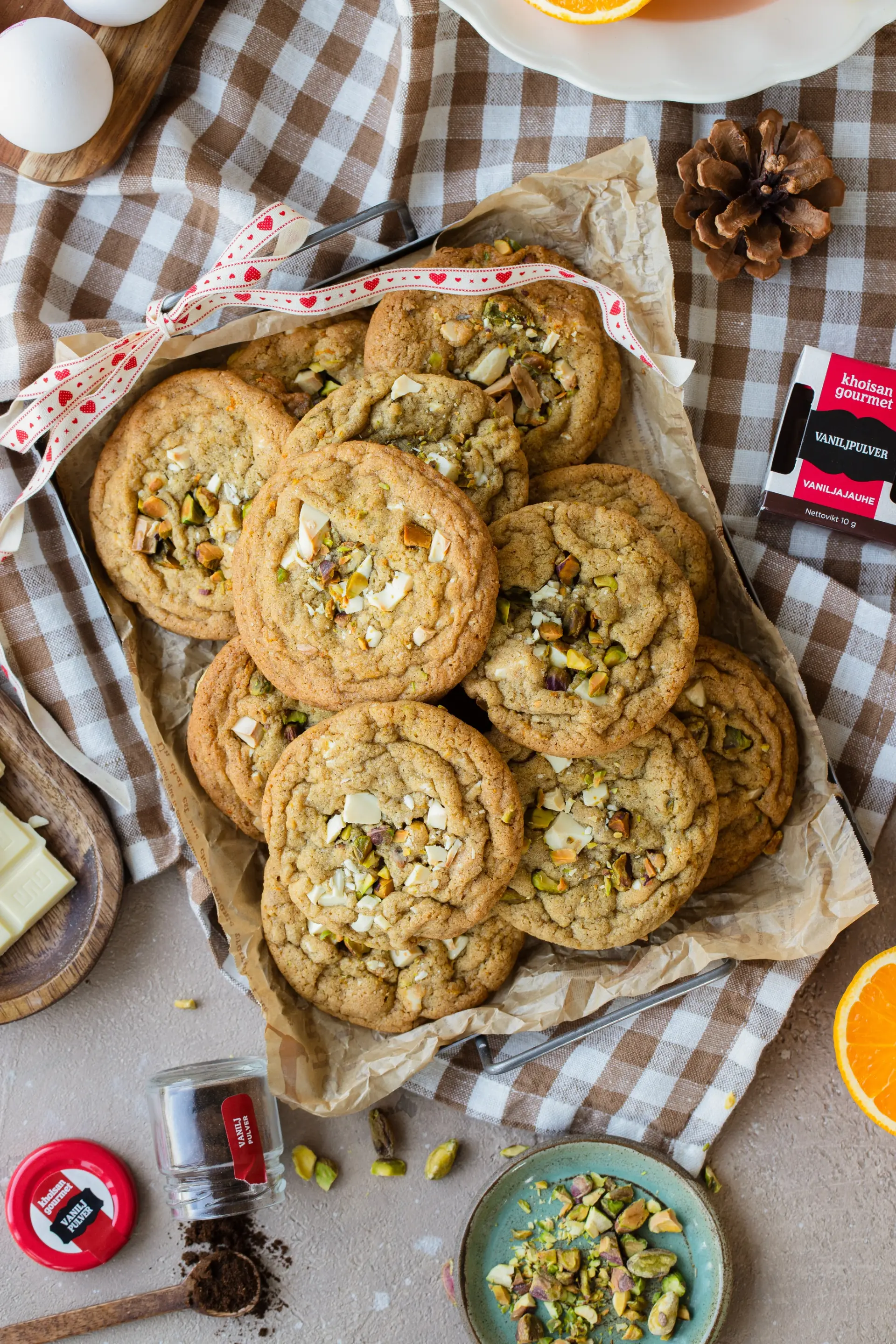 Cookies med vanilj, vit choklad, apelsin och pistage – bild 2