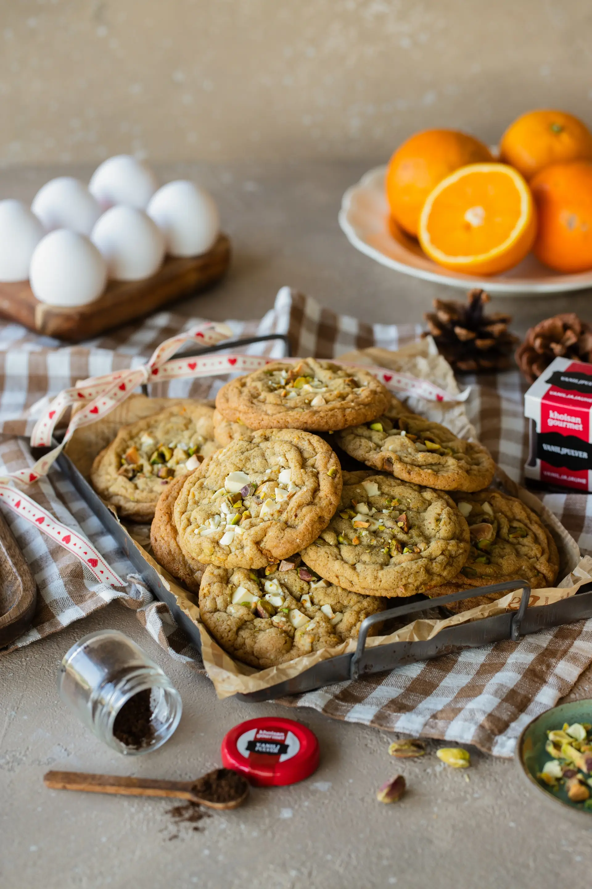 Cookies med vanilj, vit choklad, apelsin och pistage