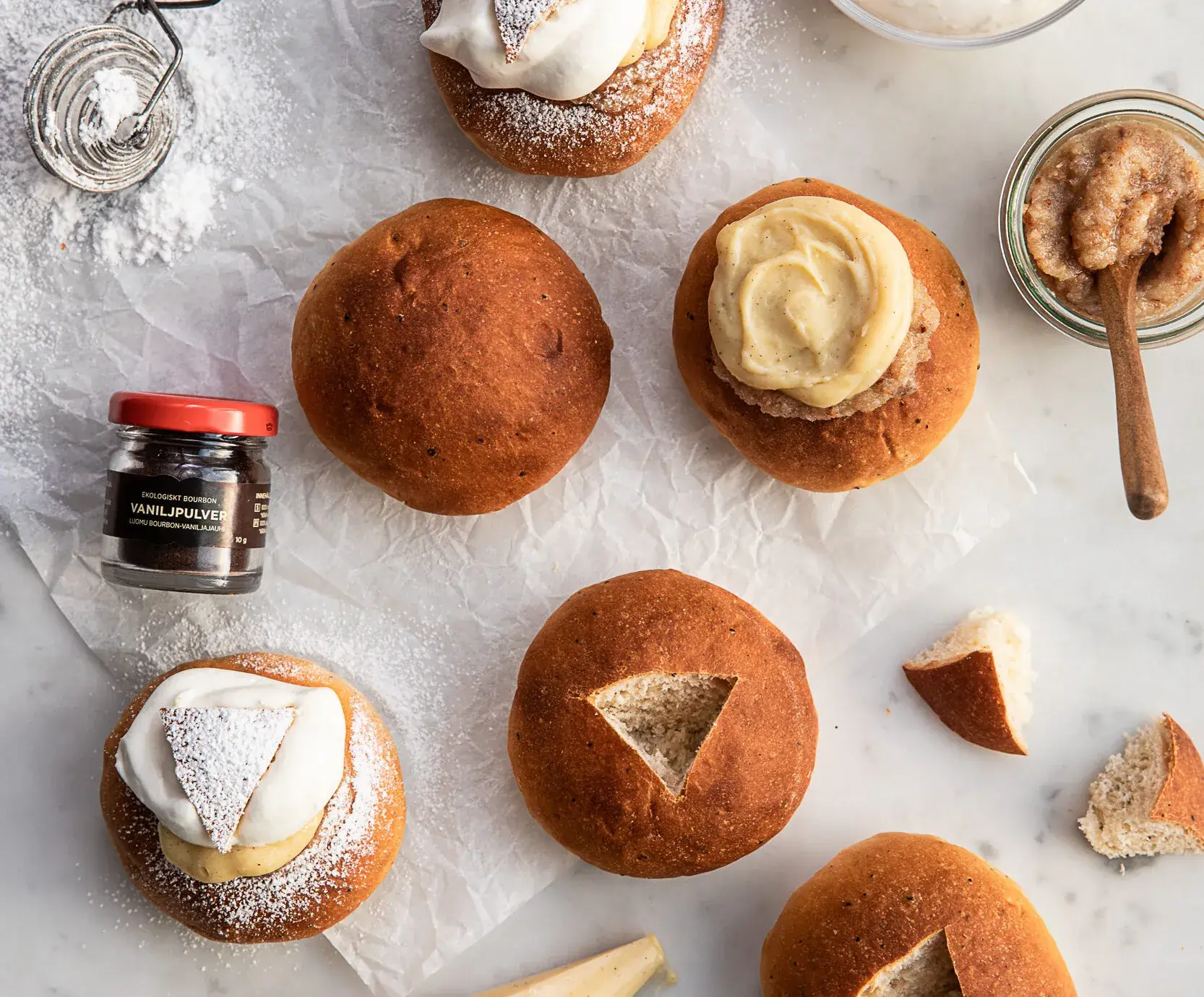 Semla med vaniljkräm