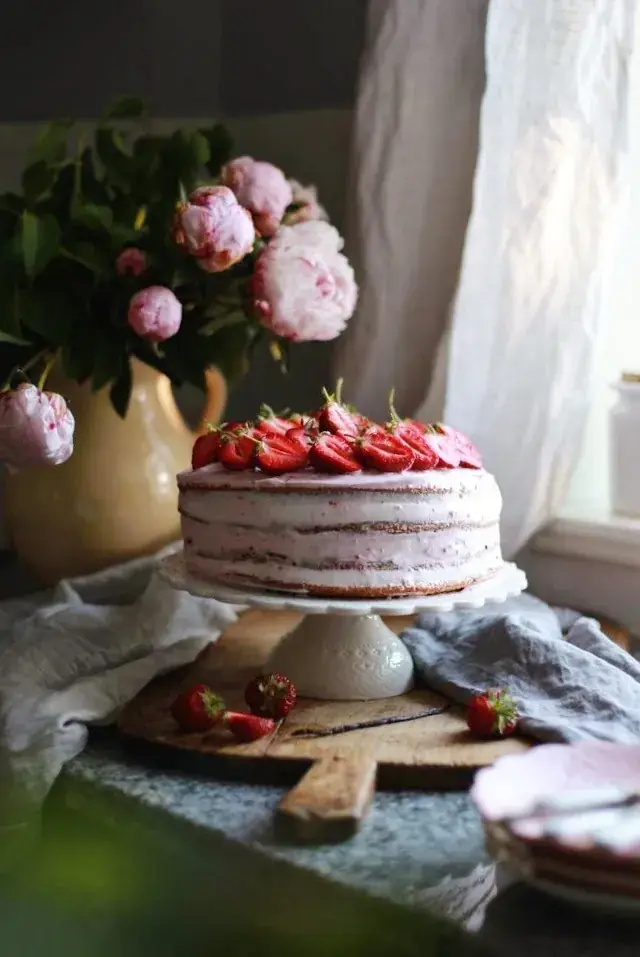 Vegansk jordgubbstårta